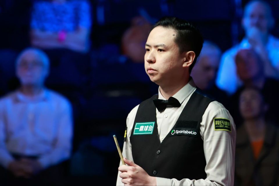 紧追不舍 紧追不舍